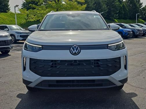 2025 Volkswagen Tiguan 2.0T SE 4MOTION