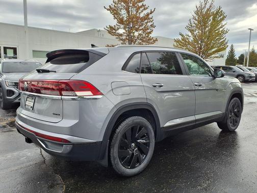 silver mist metallic 2026 Volkswagen Atlas Cross Sport 2.0T SE w/Technology 4MOTION