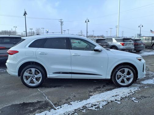 2025 Audi Q5 Premium Plus TFSI quattro S tronic