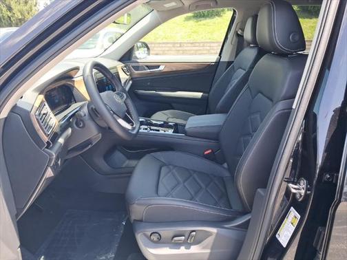 2025 Volkswagen Atlas 2.0T SE w/Technology 4MOTION