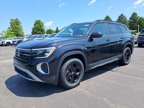 2025 Volkswagen Atlas 2.0T Peak Edition