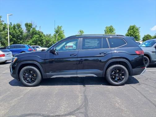 2025 Volkswagen Atlas 2.0T Peak Edition