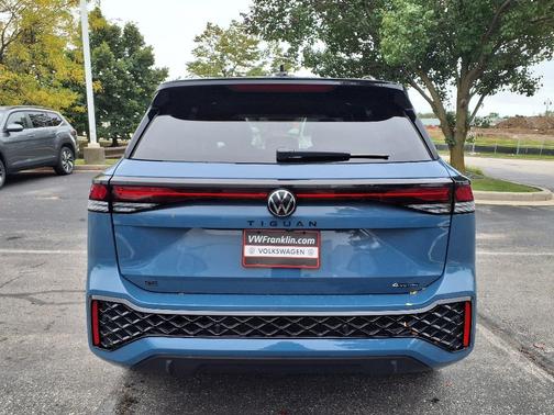 2025 Volkswagen Tiguan 2.0T SE R-Line Black 4MOTION