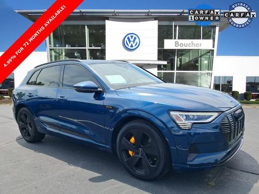 2022 Audi e-tron Premium Plus