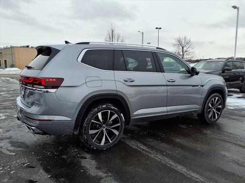 2026 Volkswagen Atlas 2.0T SEL Premium R-Line 4MOTION