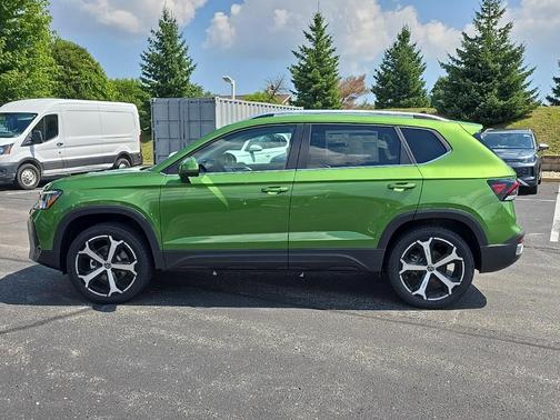 2025 Volkswagen Taos 1.5T SEL