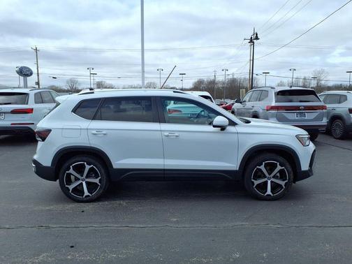 2025 Volkswagen Taos 1.5T SEL