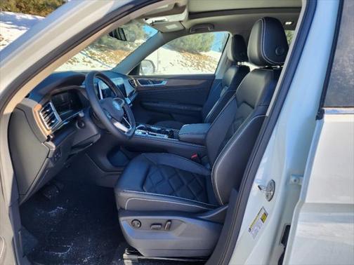 2025 Volkswagen Atlas 2.0T SE w/Technology 4MOTION