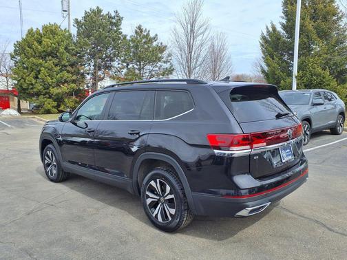 2024 Volkswagen Atlas 2.0T SE