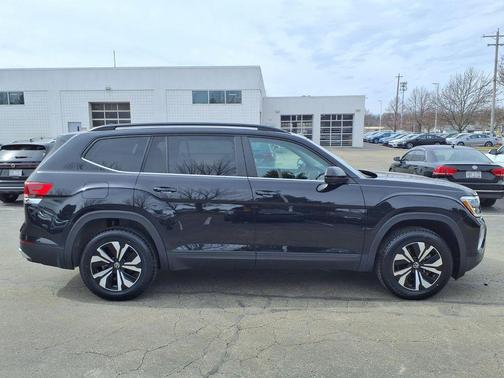 2024 Volkswagen Atlas 2.0T SE