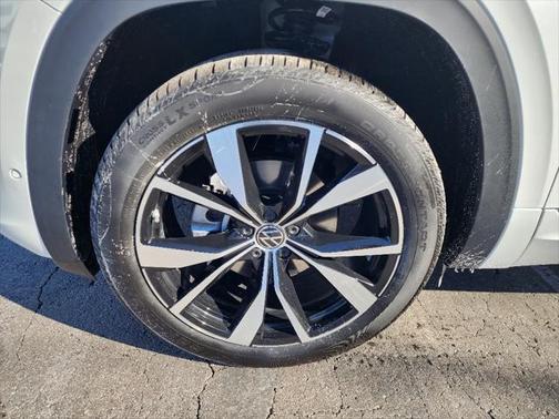 2025 Volkswagen Atlas 2.0T SEL Premium R-Line 4MOTION