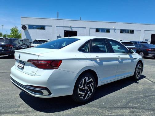 Opal White Pearl 2024 Volkswagen Jetta 1.5T SEL