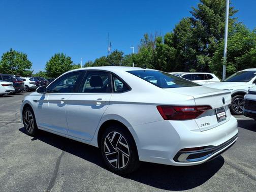 Opal White Pearl 2024 Volkswagen Jetta 1.5T SEL