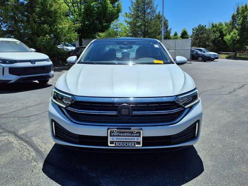 Opal White Pearl 2024 Volkswagen Jetta 1.5T SEL