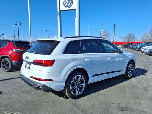 2025 Audi Q7 45 Premium