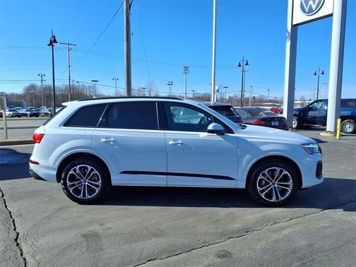 2025 Audi Q7 45 Premium