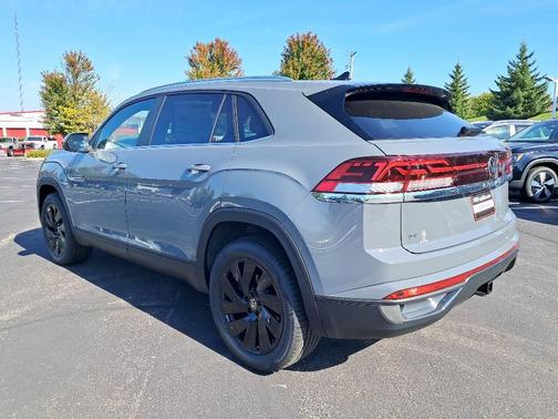 2026 Volkswagen Atlas Cross Sport 2.0T SE w/Technology 4MOTION
