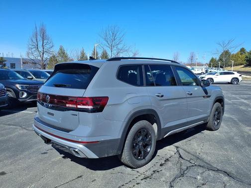 Pure Gray 2026 Volkswagen Atlas Peak Edition