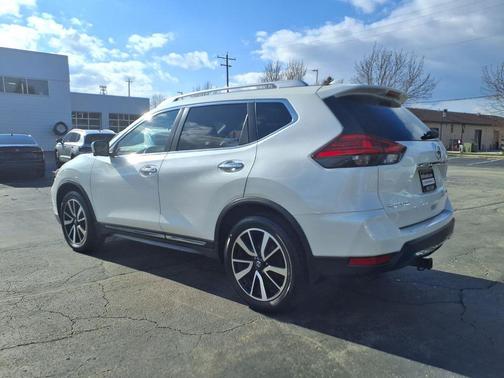 Pearl White 2017 Nissan Rogue Platinum