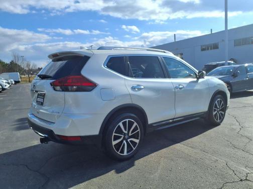 Pearl White 2017 Nissan Rogue Platinum