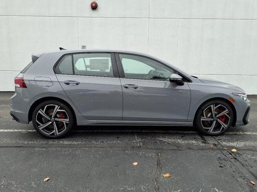 2025 Volkswagen Golf GTI 2.0T SE DSG