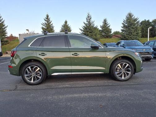 2022 Audi Q5 45 S line Premium Plus