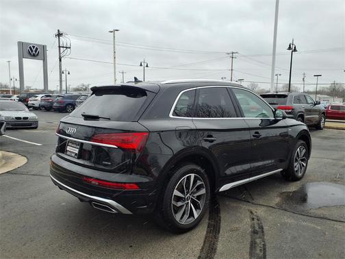 2023 Audi Q5 45 S line Premium