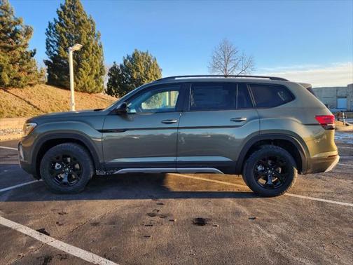 2025 Volkswagen Atlas 2.0T Peak Edition
