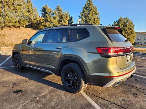 2025 Volkswagen Atlas 2.0T Peak Edition