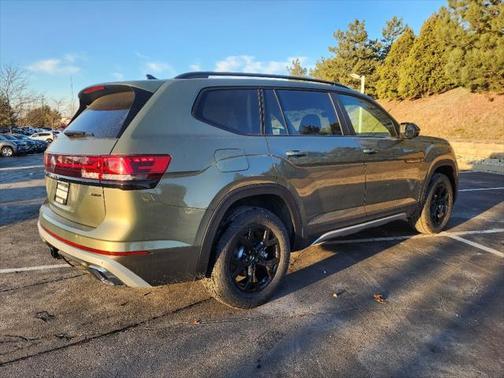 2025 Volkswagen Atlas 2.0T Peak Edition