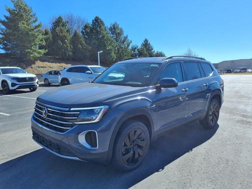 Pure Gray 2026 Volkswagen Atlas 2.0T SE w/Technology 4MOTION