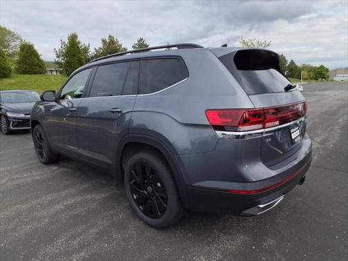 2025 Volkswagen Atlas 2.0T SE w/Technology 4MOTION