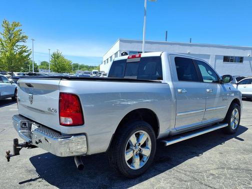 Bright Silver Clearcoat Metallic 2018 RAM 1500 Big Horn