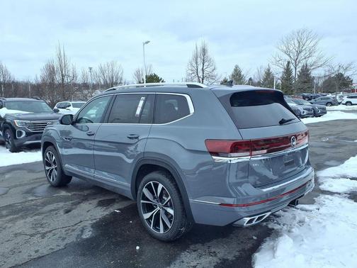 pure gray 2026 Volkswagen Atlas 2.0T SEL Premium R-Line 4MOTION