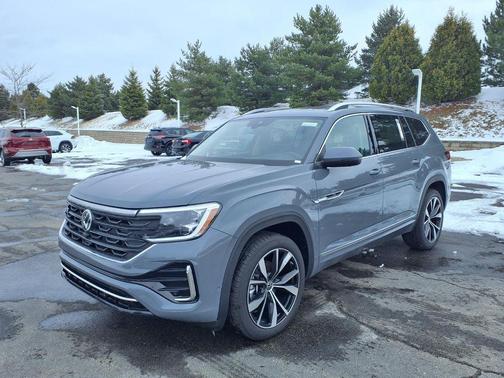 pure gray 2026 Volkswagen Atlas 2.0T SEL Premium R-Line 4MOTION