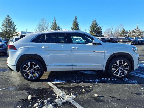 2025 Volkswagen Atlas Cross Sport 2.0T SEL Premium