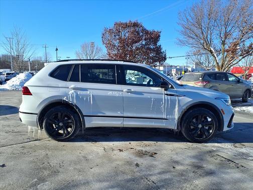 2024 Volkswagen Tiguan 2.0T SE R-Line Black 4MOTION