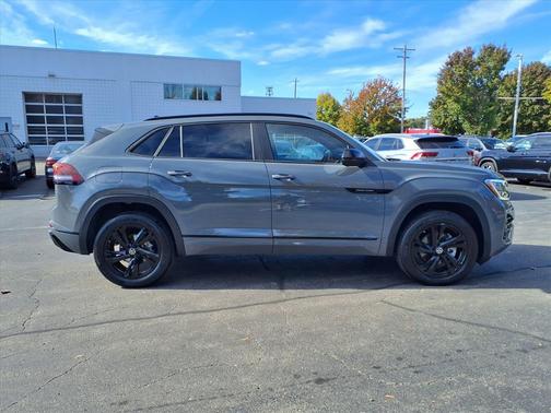 2025 Volkswagen Atlas Cross Sport 2.0T SEL