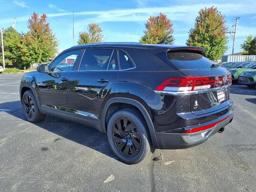 2026 Volkswagen Atlas Cross Sport 2.0T SE w/Technology 4MOTION