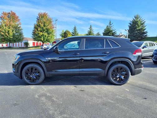 2026 Volkswagen Atlas Cross Sport 2.0T SE w/Technology 4MOTION