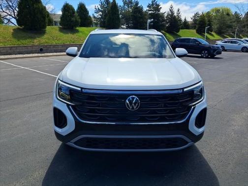 2025 Volkswagen Atlas Cross Sport 2.0T SEL