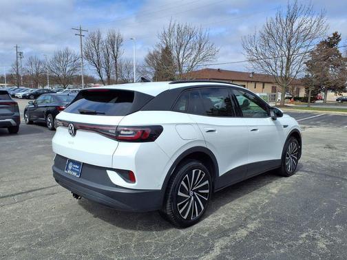 pure white 2025 Volkswagen ID.4 AWD Pro