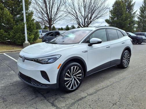 pure white 2025 Volkswagen ID.4 AWD Pro