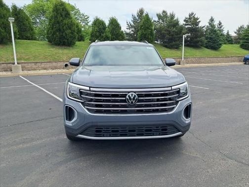 2025 Volkswagen Atlas 2.0T SE w/Technology 4MOTION