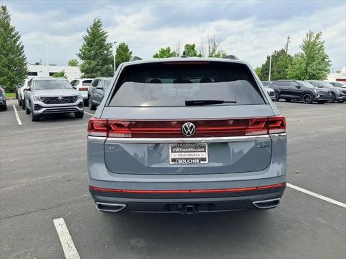 2025 Volkswagen Atlas 2.0T SE w/Technology 4MOTION