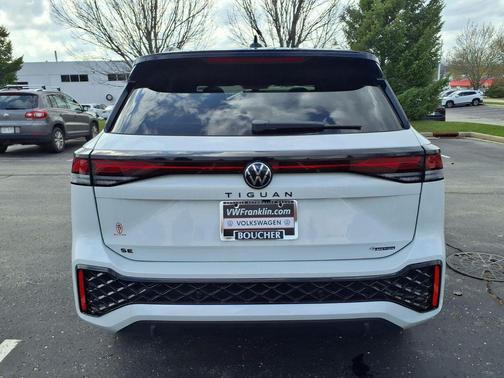 opal white with deep black roof 2026 Volkswagen Tiguan 2.0T SE R-Line Black 4MOTION