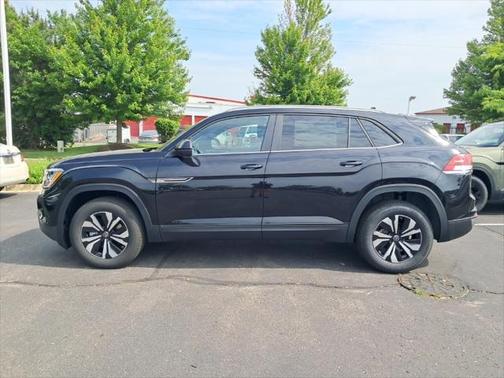 2025 Volkswagen Atlas Cross Sport 2.0T SE