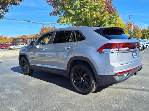 2025 Volkswagen Atlas Cross Sport 2.0T SE w/Technology 4MOTION