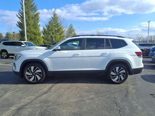 2024 Volkswagen Atlas 2.0T SE w/Technology 4MOTION