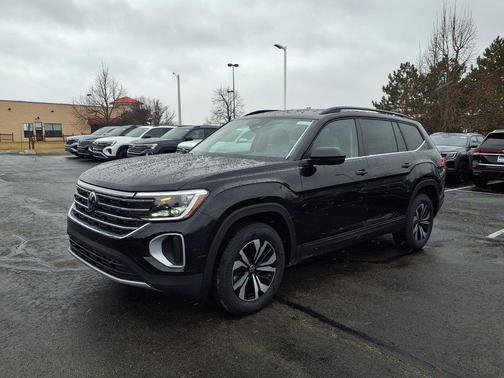 Deep Black Pearl 2026 Volkswagen Atlas 2.0T SE